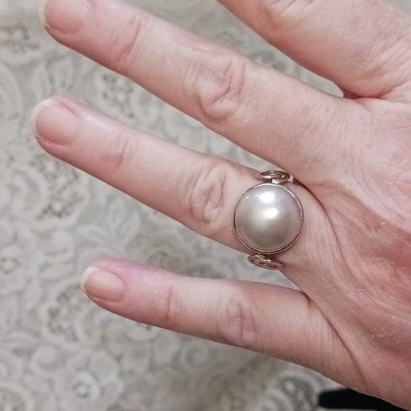 NWOT Mother of Pearl silver ring size 8 - Picture 5 of 5